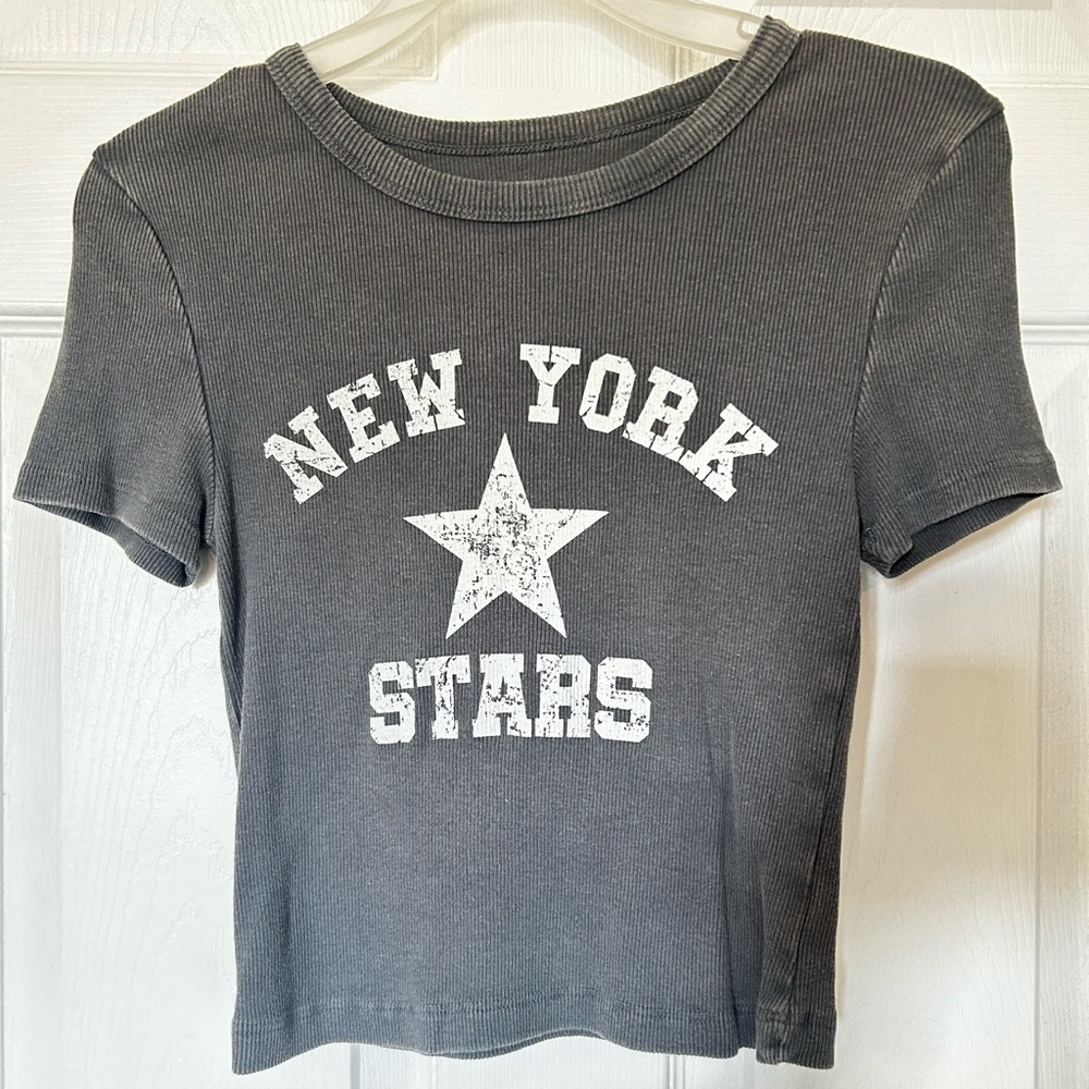 S Grey NY stars tee
